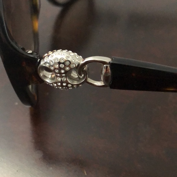 Gucci sunglasses!! Tortoise with crystal- like new - Picture 4 of 5